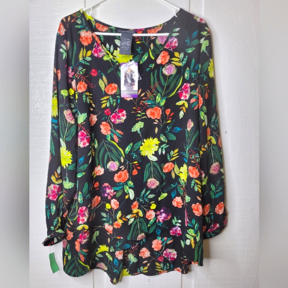 Chelsea & Theodore Floral Women's Top